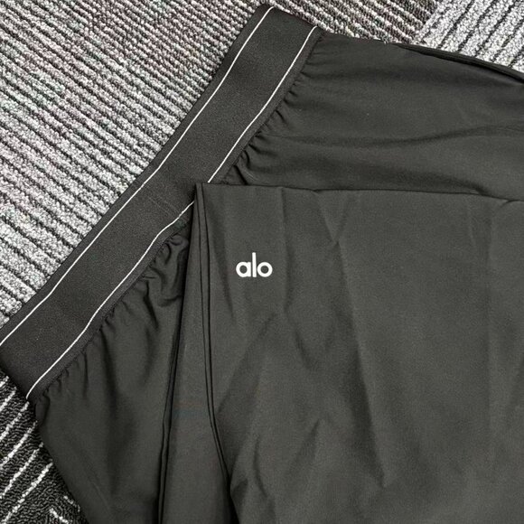 ALO Yoga Suit Up Trouser Black (Regular) - Picture 3 of 6